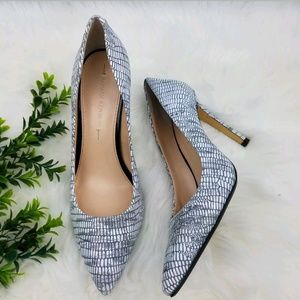 Banana republic snake print textured heels 8M